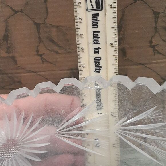 Elegant Heavy Cut Glass sawtooth rim 7" Bowl Pinwheel & Star of David Center - Picture 5 of 6